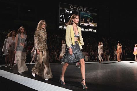 défilé chanel 5 octobre 2021|CHAnel : dernières actualités et vidéos sur Le Figaro.fr.